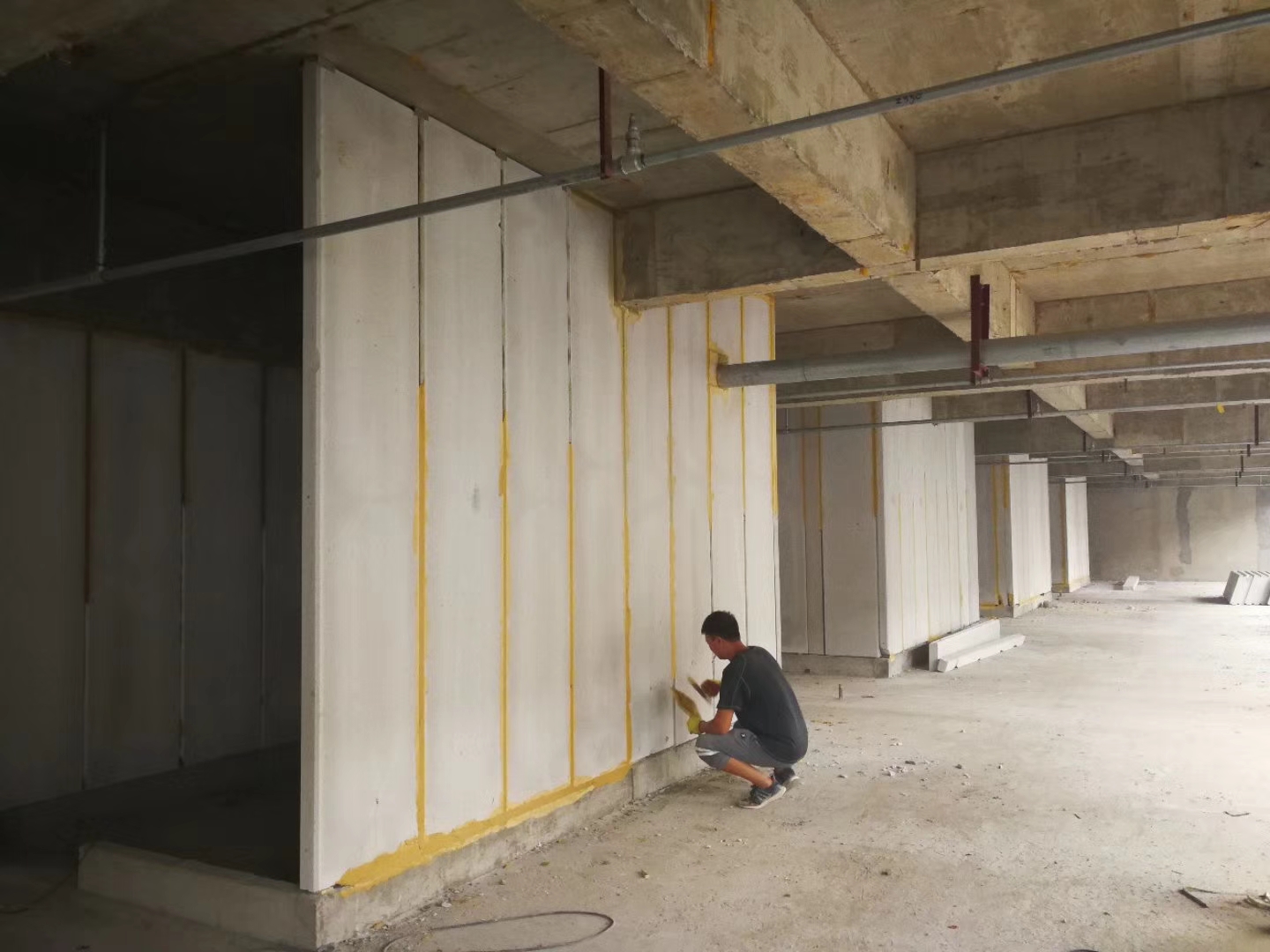黄石港无机发泡轻骨料混凝土隔墙板施工技术性能研究